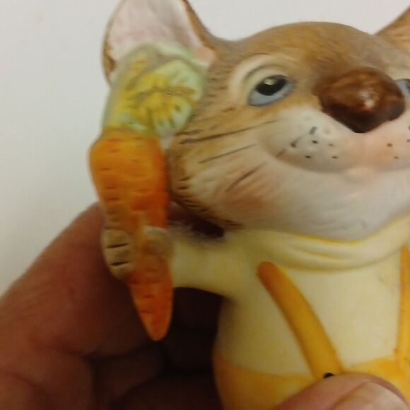 🩷Mouse figurine W/carrot - Picture 5 of 6